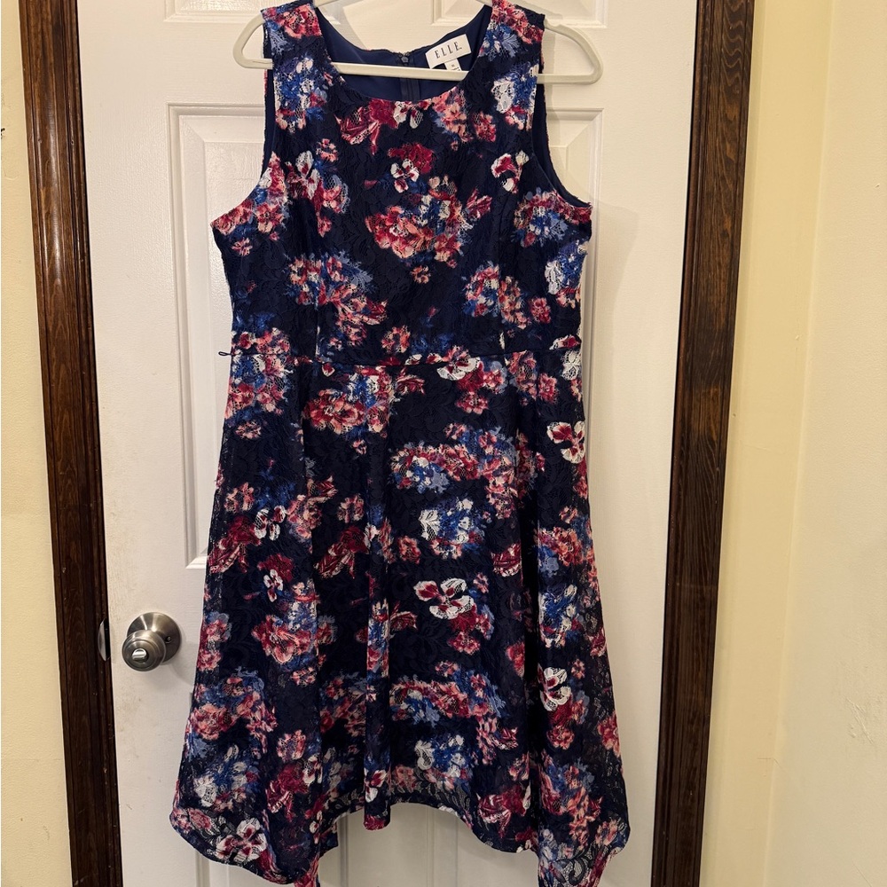 Floral Sleeveless Lace Dress